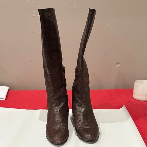 Stuart Weitzman Textured Brown Heeled Boots
